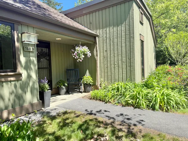 $409,000 | 740 Heritage Village, Unit B, Southbury, CT 06488