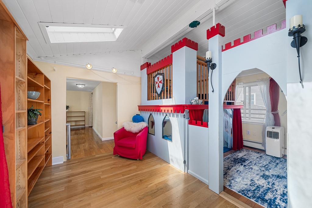 19 Allen Road Norwood, MA 02062 - Photo 9 of 31 Gallery Image 9