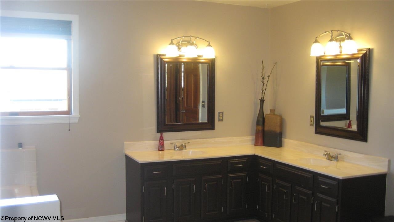 100 Field Crest Road Bridgeport, WV 26330 - Photo 7 of 20 Gallery Image 7