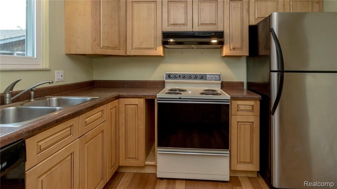 10083 Gordon Road Fenton, MI 48430 - Photo 19 of 51 18_29.jpg