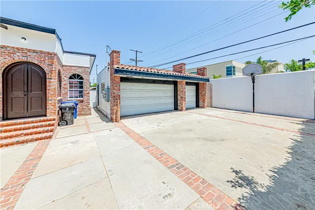 $1,389,000 | 5334 South Victoria Avenue, Los Angeles, CA 90043