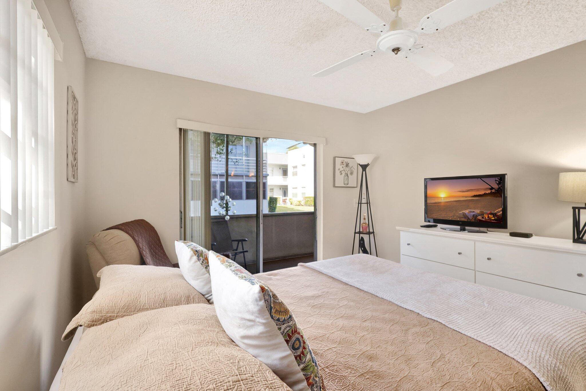 825 East Normandy Delray Beach, Unit R Delray Beach, FL 33484 - Photo 19 of 22 19-web-or-mls-_82A6435