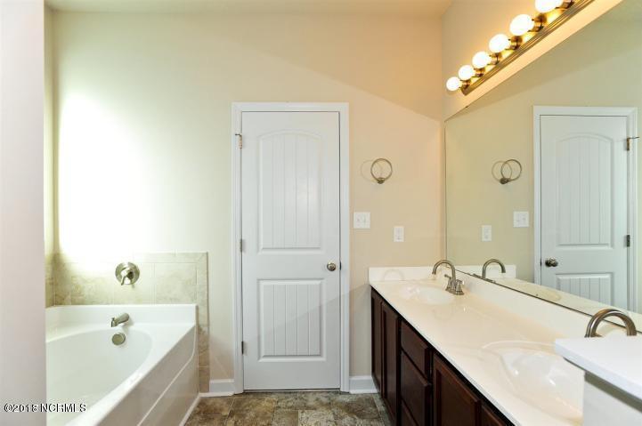 347 Frisco Way Holly Ridge, NC 28445 - Photo 17 of 25 FOLKSTONE MASTER BATH