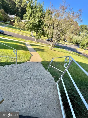 a view of a tennis court