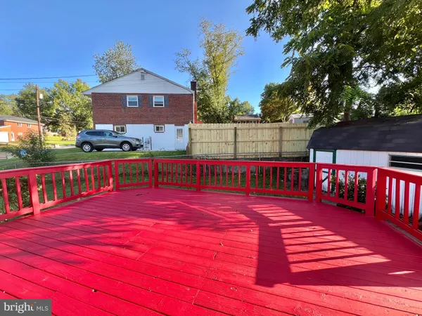 a view of a tennis court