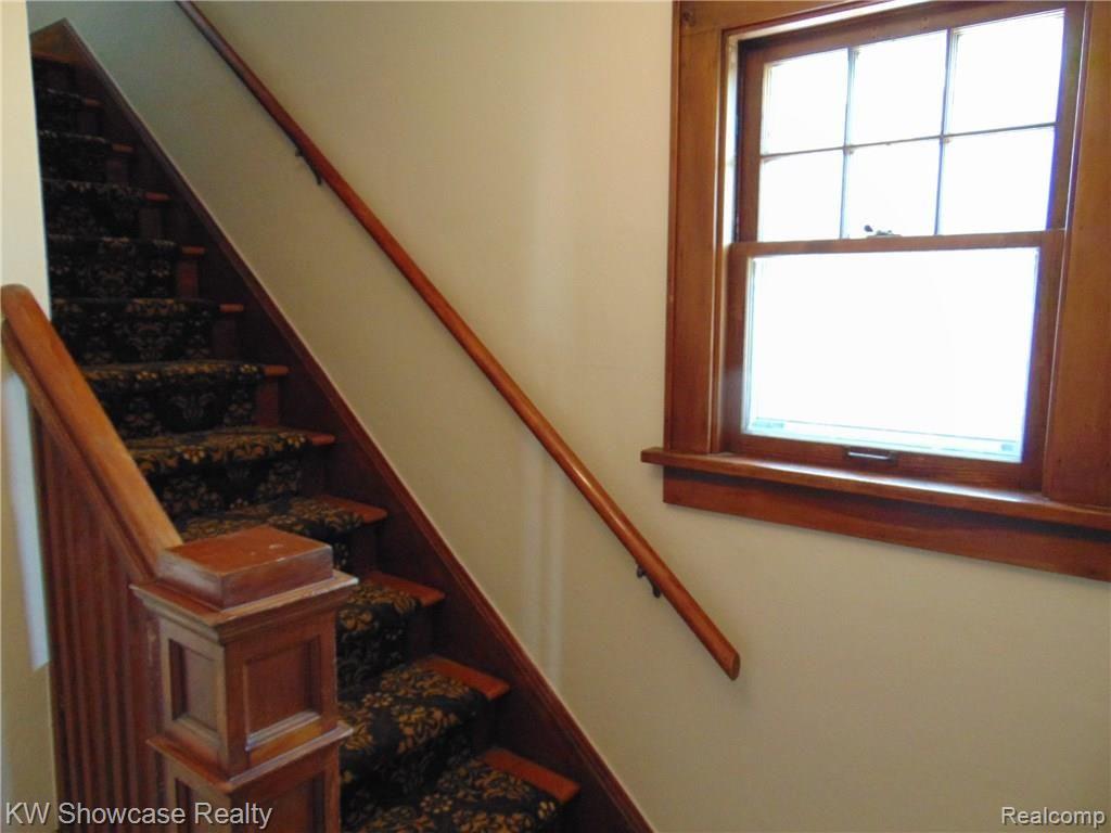 247 Chippewa Road Pontiac, MI 48341 - Photo 11 of 19 015.JPG