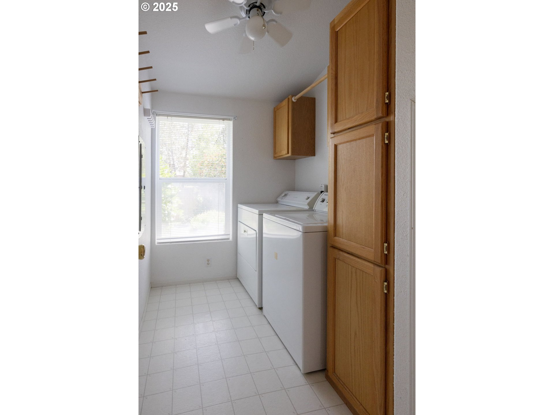 2636 Southwest Mariposa Loop Redmond, OR 97756 - Photo 16 of 44