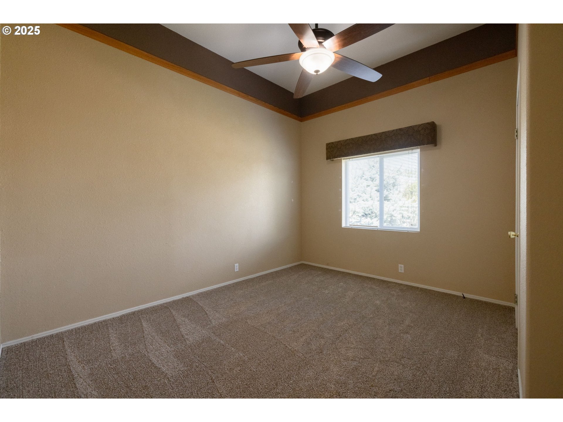 2636 Southwest Mariposa Loop Redmond, OR 97756 - Photo 17 of 44