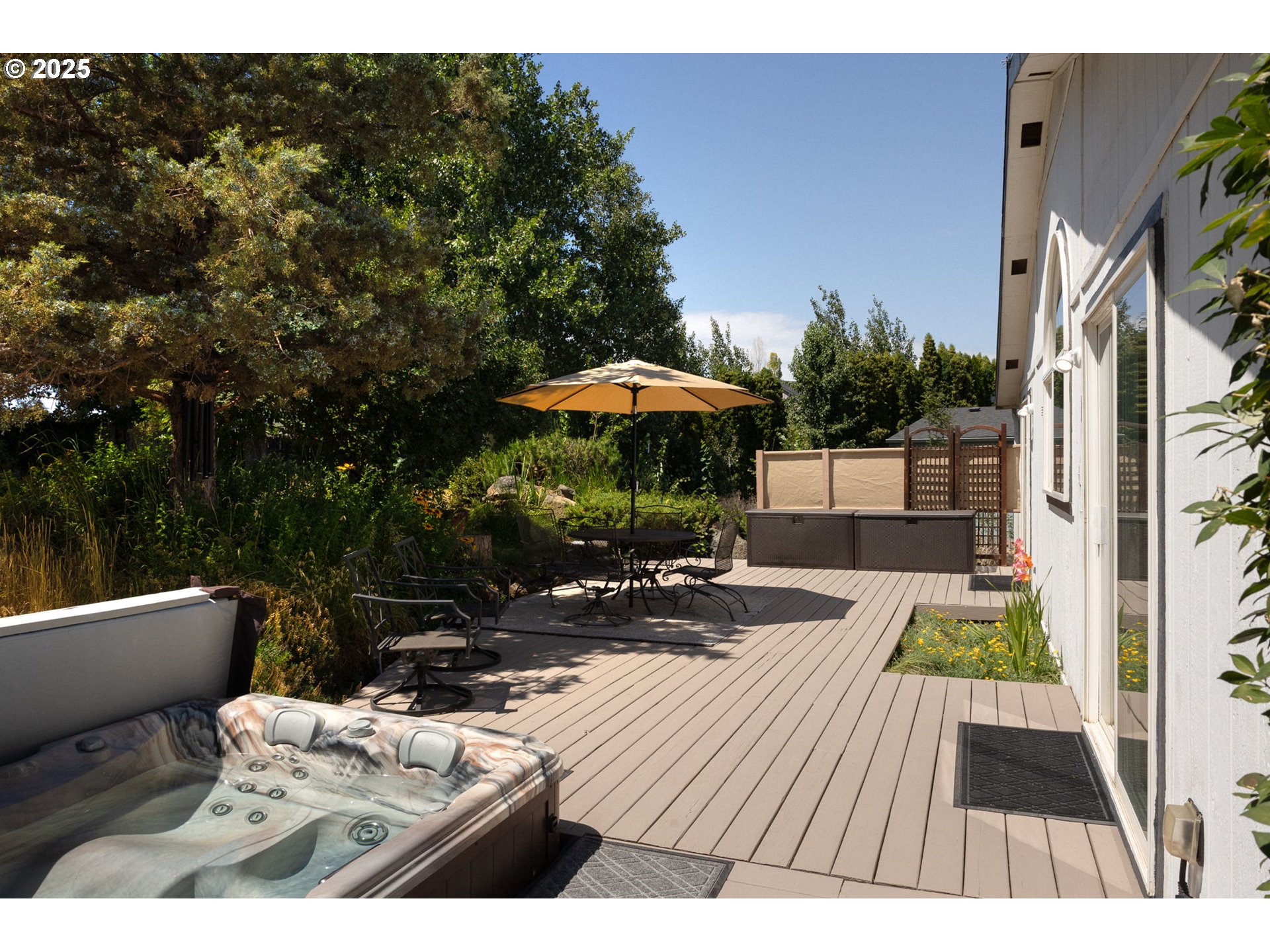 2636 Southwest Mariposa Loop Redmond, OR 97756 - Photo 2 of 44