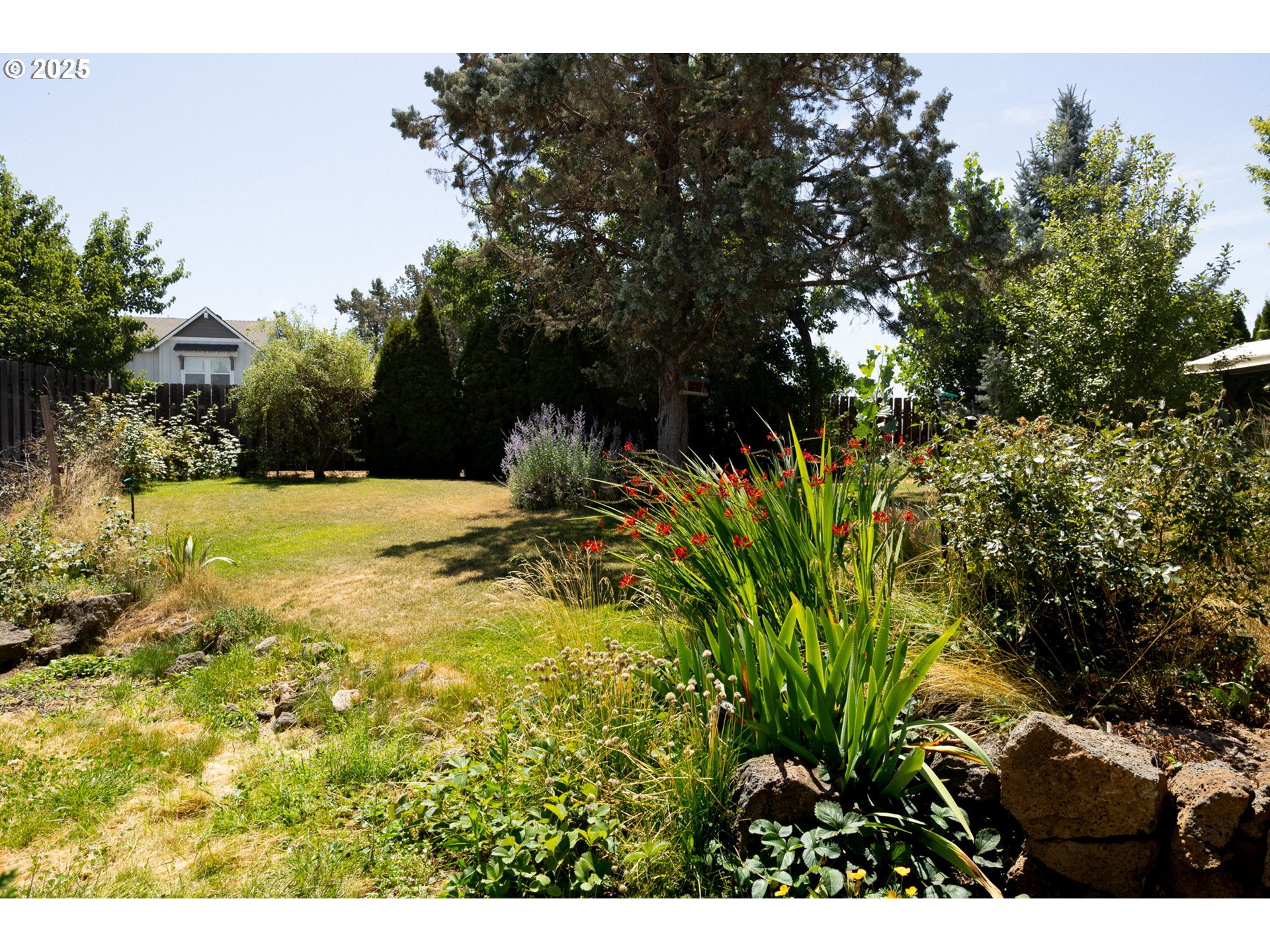 2636 Southwest Mariposa Loop Redmond, OR 97756 - Photo 26 of 44