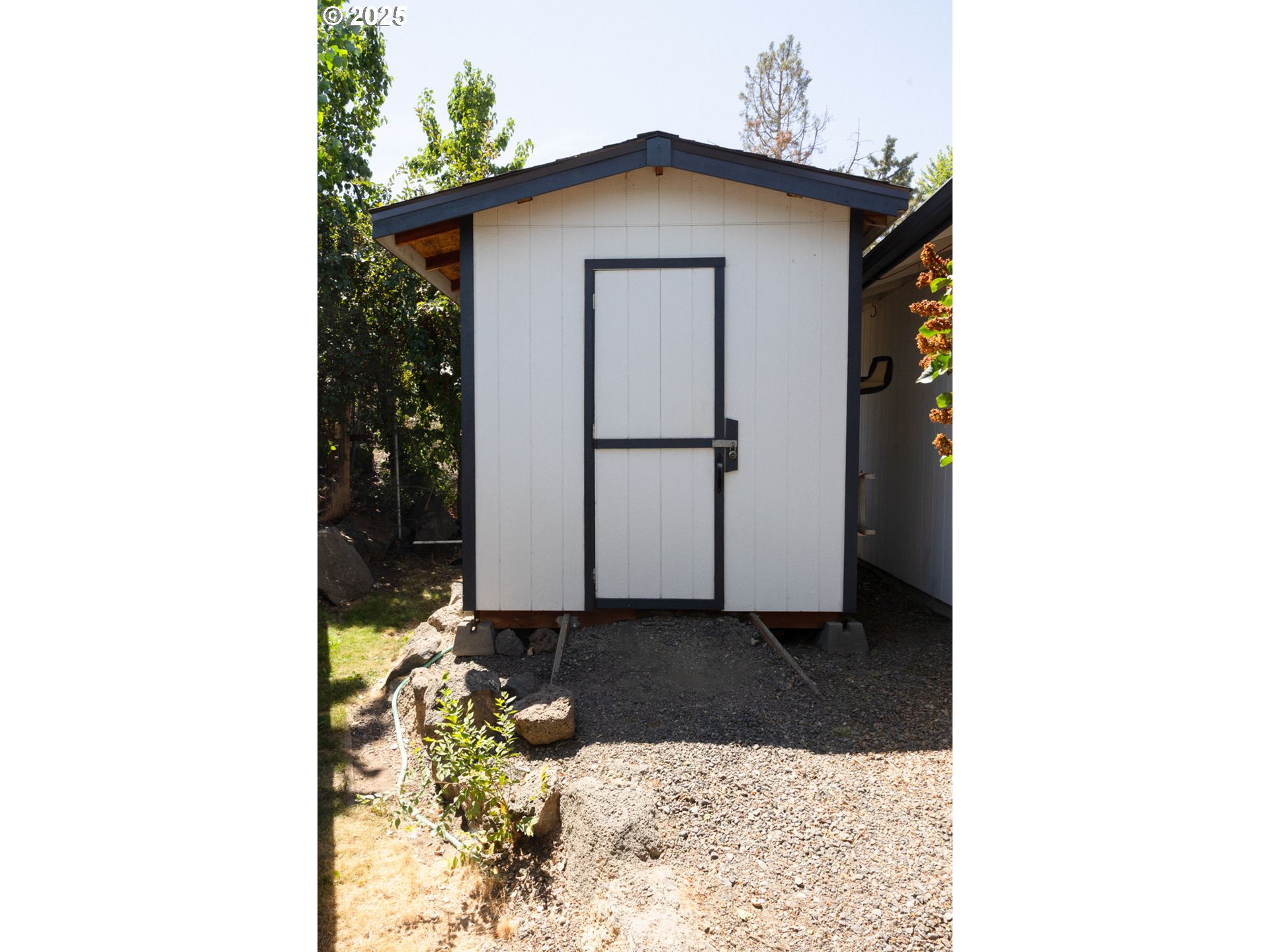 2636 Southwest Mariposa Loop Redmond, OR 97756 - Photo 30 of 44