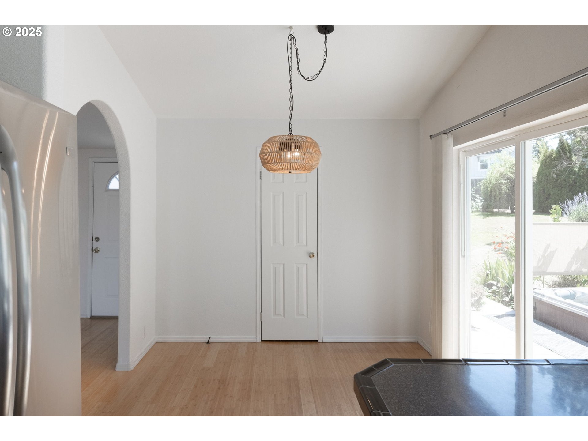 2636 Southwest Mariposa Loop Redmond, OR 97756 - Photo 6 of 44