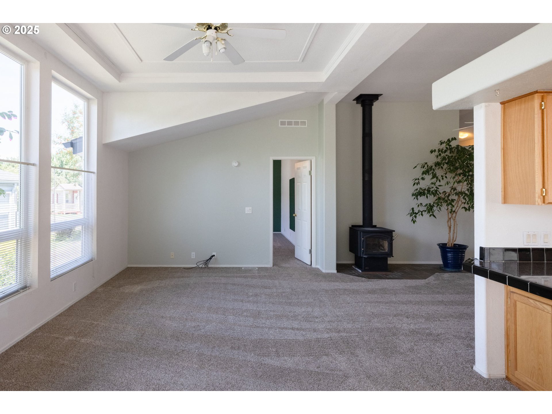 2636 Southwest Mariposa Loop Redmond, OR 97756 - Photo 8 of 44