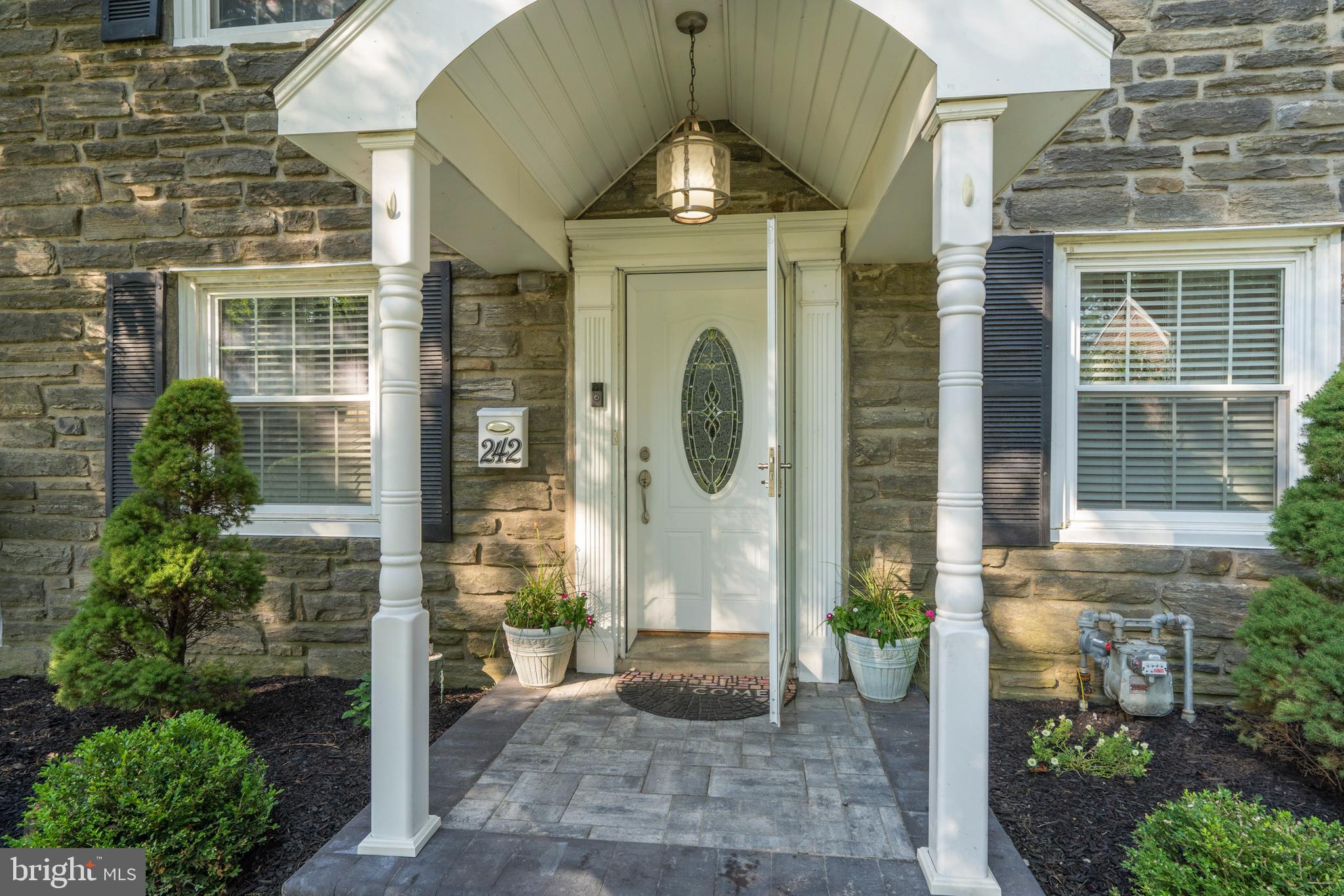 242 Harrogate Road Wynnewood, PA 19096 - Photo 4 of 43