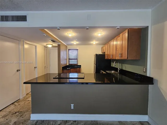 $1,850 | 3401 North Country Club Drive, Unit 310, Aventura, FL 33180