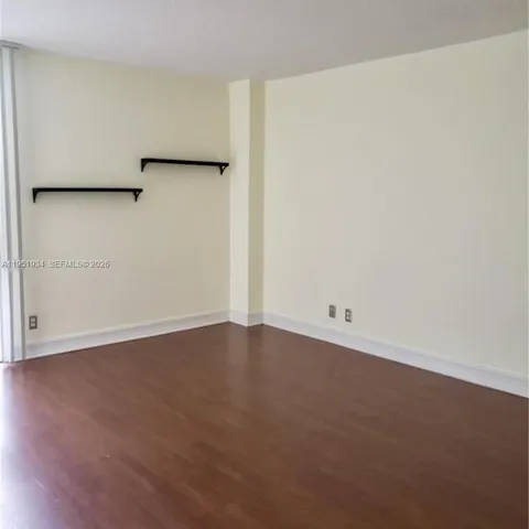 $1,850 | 3401 North Country Club Drive, Unit 310, Aventura, FL 33180