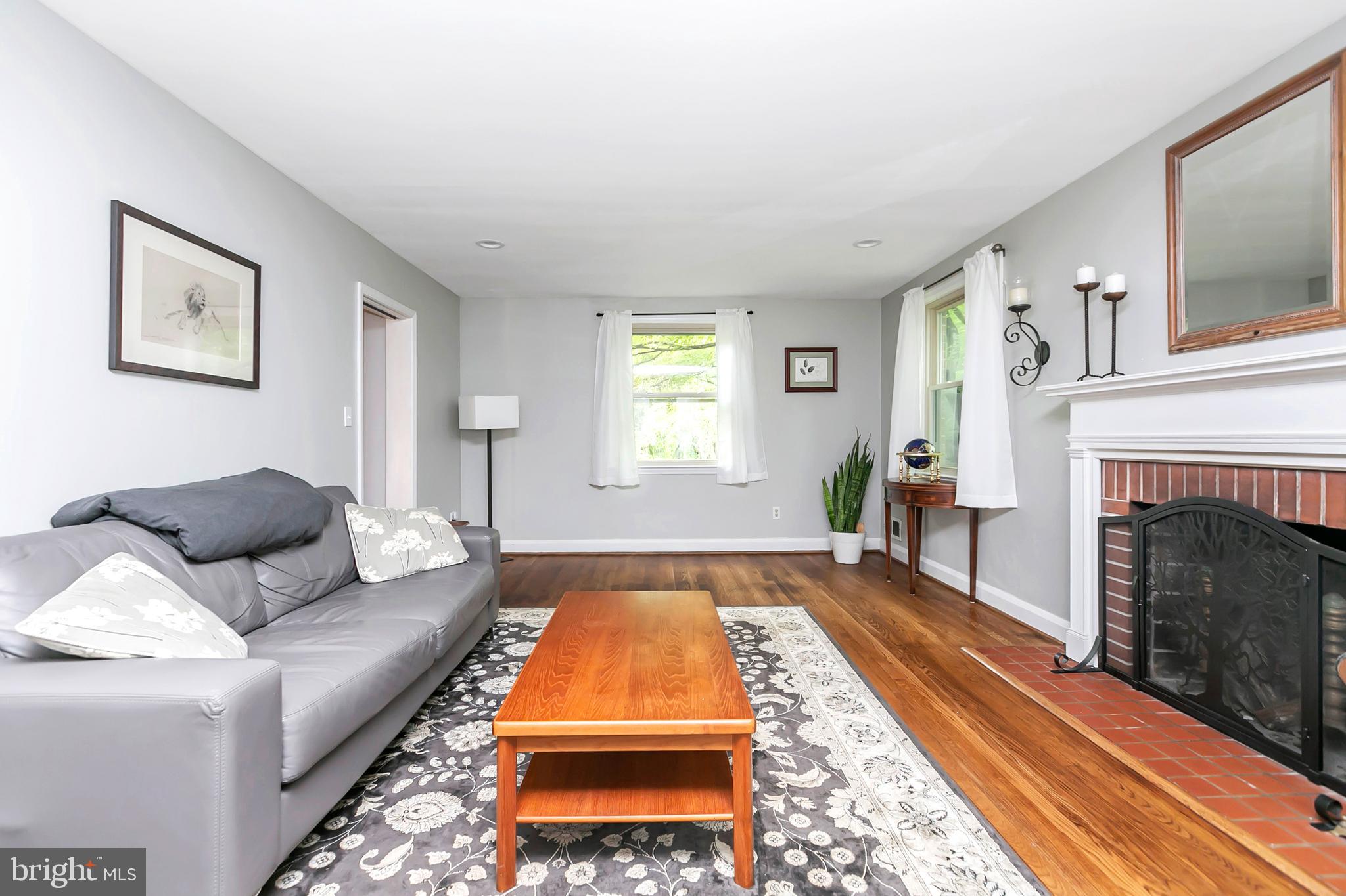 12232 Dover Road Reisterstown, MD 21136 - Photo 3 of 36 Large living room with hardwood floors.
