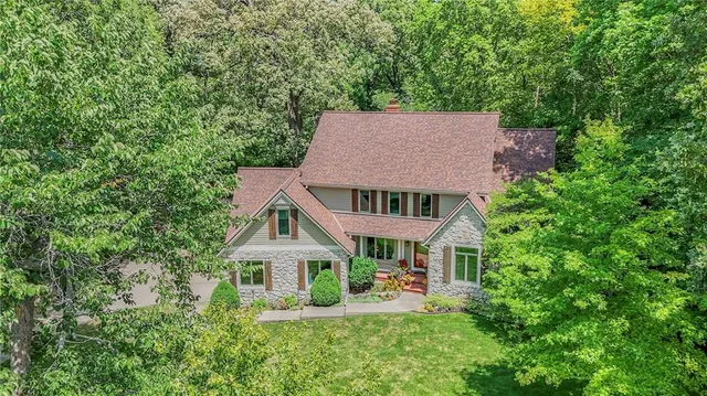 $750,000 | 8675 Shorewood Drive, De Soto, KS 66018