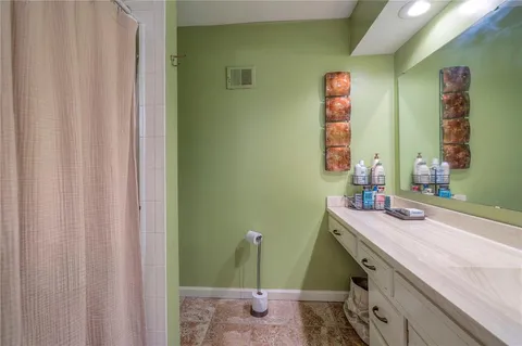 $750,000 | 8675 Shorewood Drive, De Soto, KS 66018