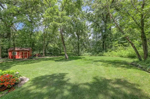 $750,000 | 8675 Shorewood Drive, De Soto, KS 66018