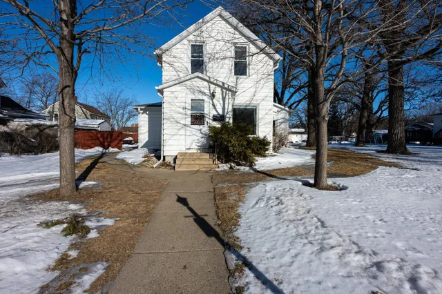 $249,900 | 509 7th Avenue East, Alexandria, MN 56308