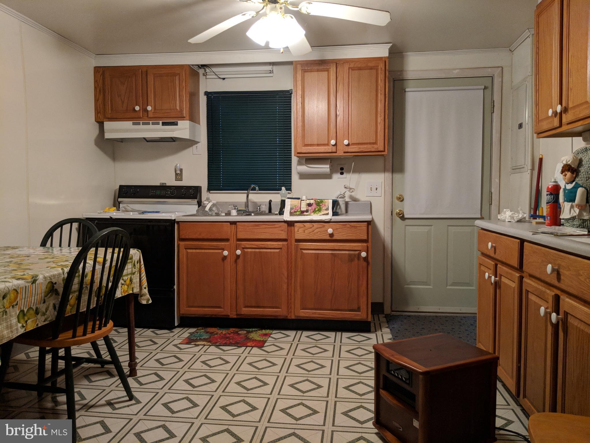 20433 Lahore Road Orange, VA 22960 - Photo 4 of 10 Kitchen