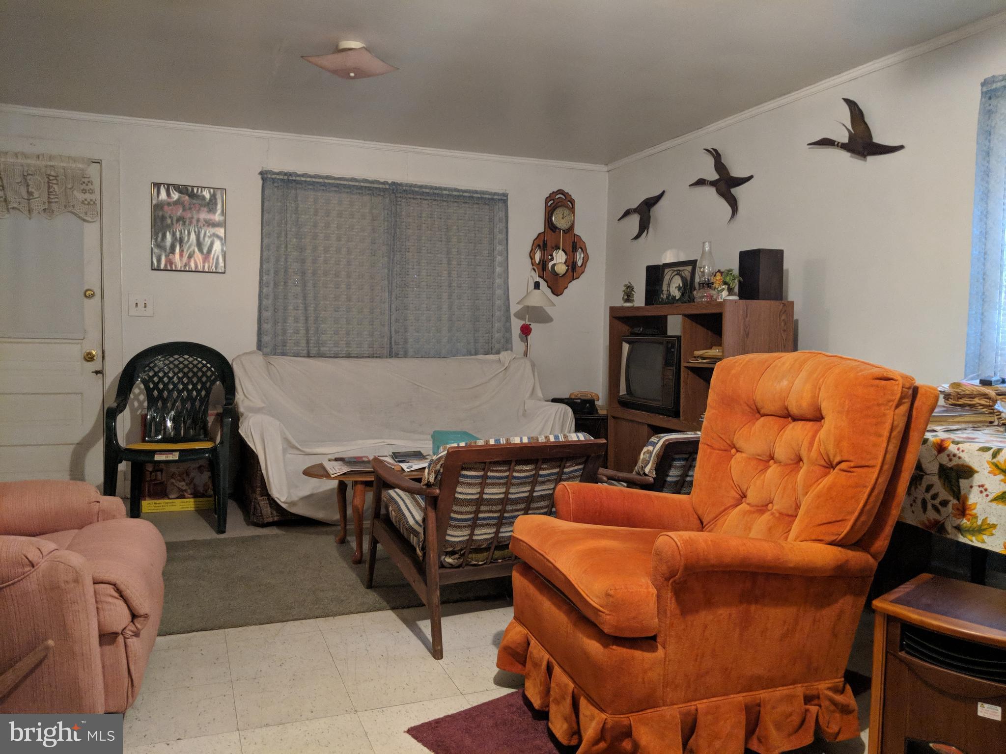 20433 Lahore Road Orange, VA 22960 - Photo 8 of 10 Living Room