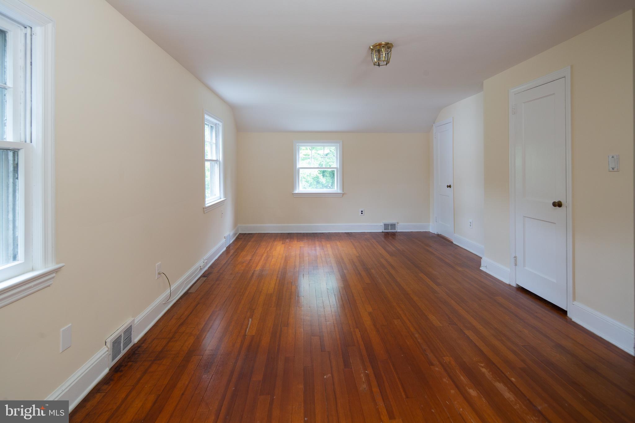 13 Wendover Road Yardley, PA 19067 - Photo 21 of 35 Master bedroom