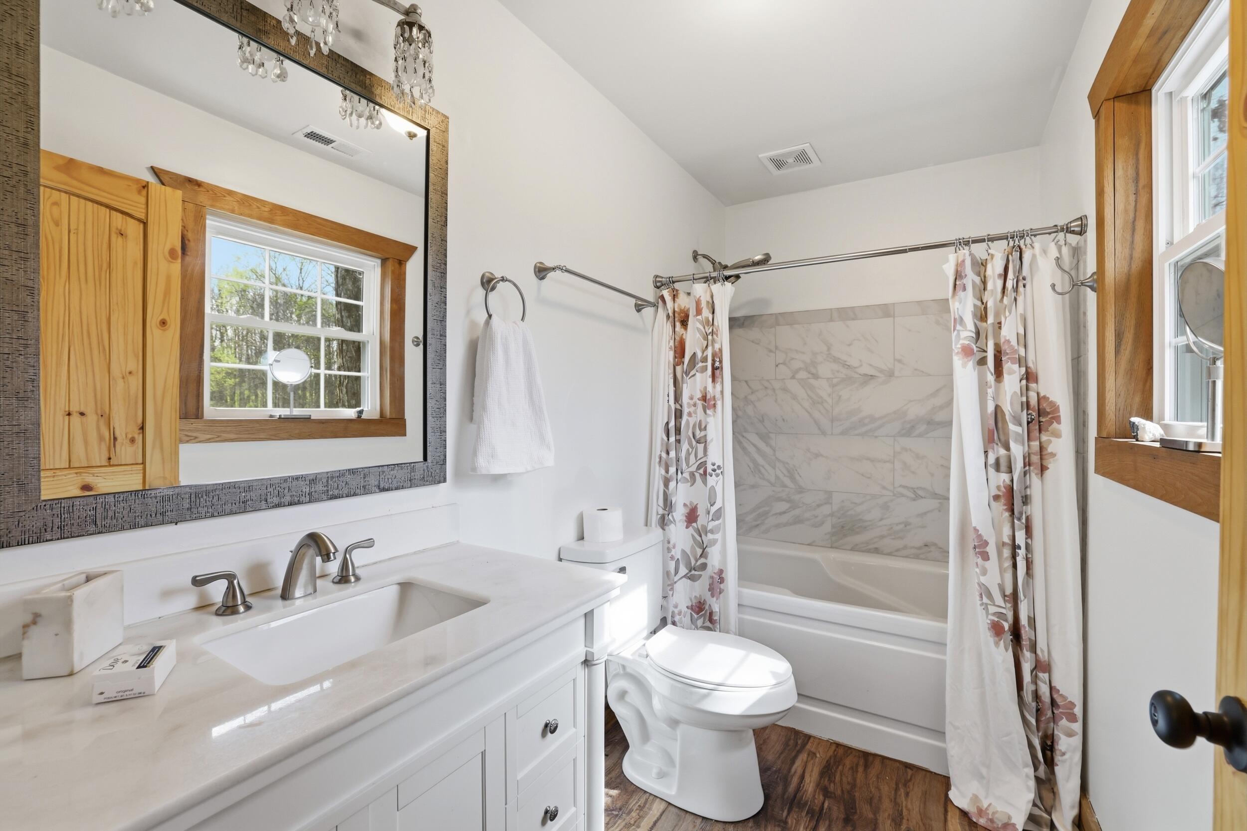 376-378 Shugars Hill Road Liberty, KY 42539 - Photo 24 of 42 Guest Cabin bathroom 2