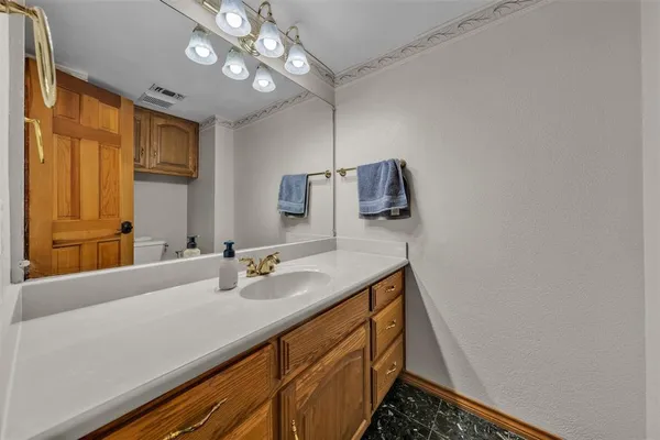 $2,800 | 817 Turnberry Drive, Mansfield, TX 76063
