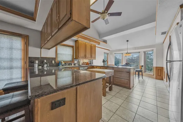 $2,800 | 817 Turnberry Drive, Mansfield, TX 76063