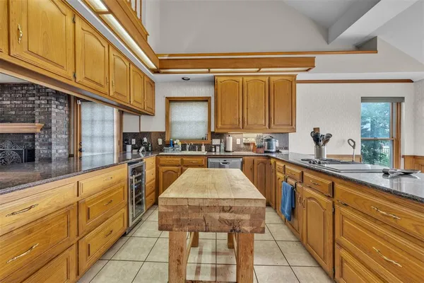 $2,800 | 817 Turnberry Drive, Mansfield, TX 76063