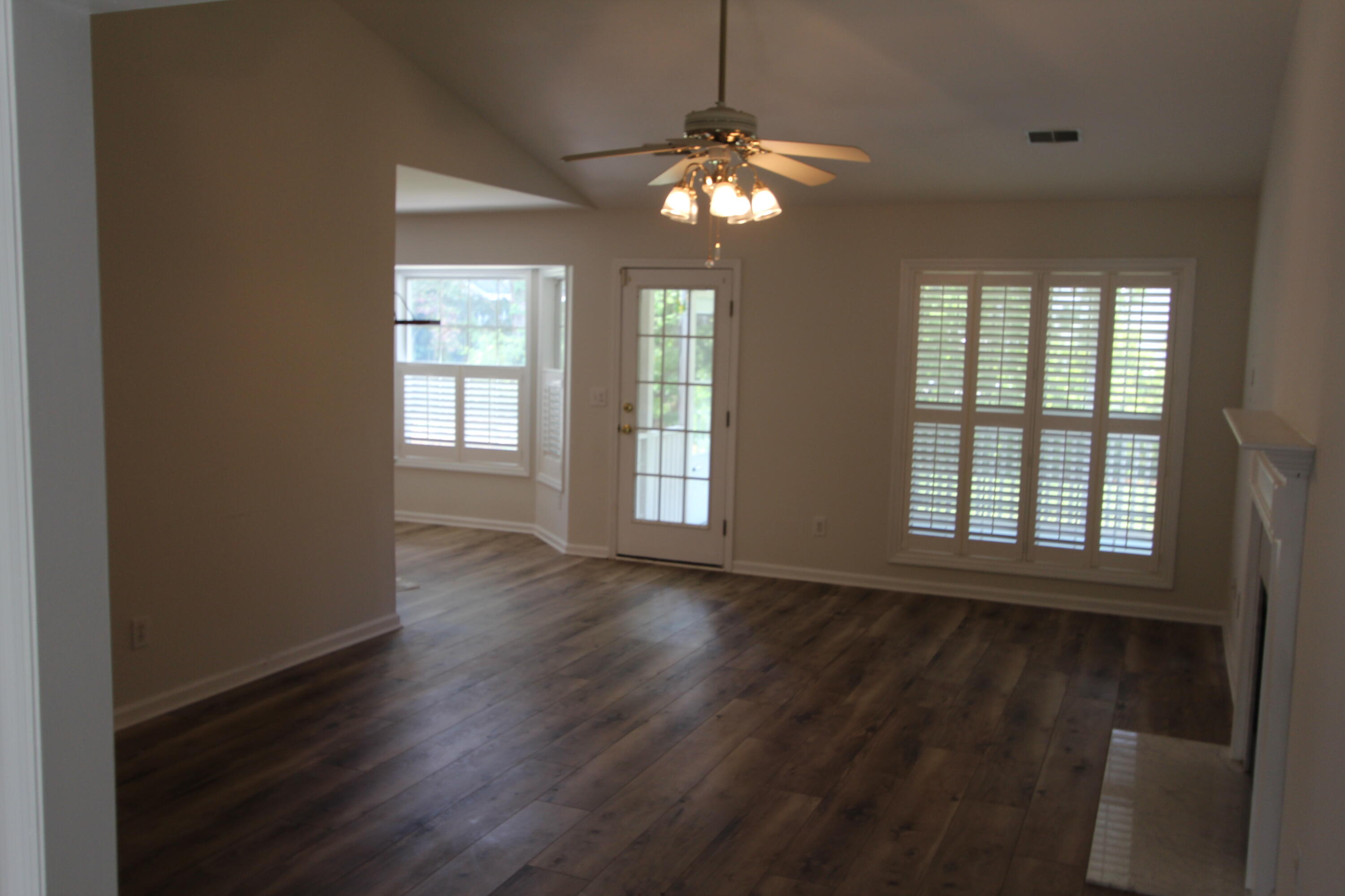 744 Ginglis Way Mount Pleasant, SC 29464 - Photo 7 of 13 IMG_0473