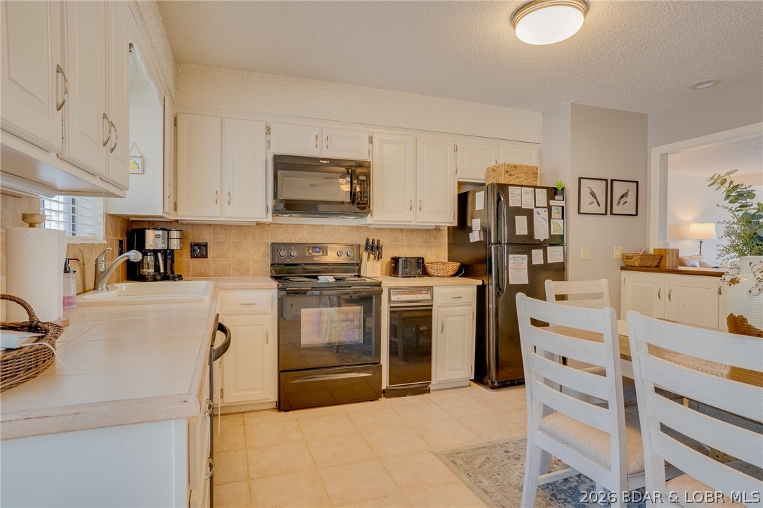 775 Winn Road, Unit 4L Osage Beach, MO 65065 - Photo 16 of 39 Kitchen
