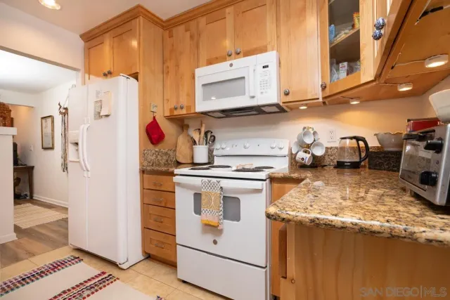 a view of an entryway with furniture