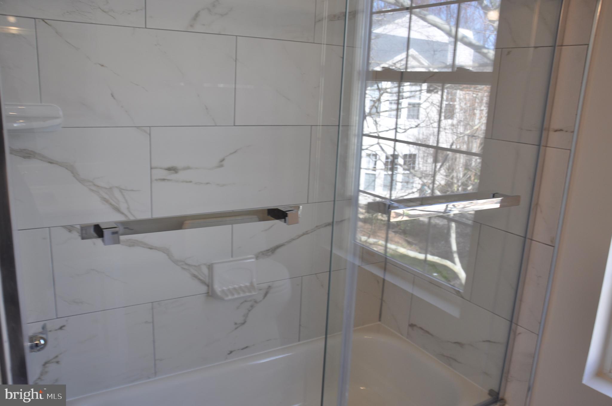1300 P Windleaf Drive, Unit 159 Reston, VA 20194 - Photo 13 of 16 Full Bath 1