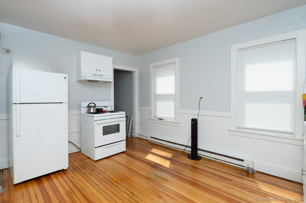 21 Poplar Street Waterbury, CT 06708 - Photo 25 of 31