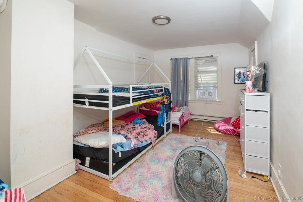 21 Poplar Street Waterbury, CT 06708 - Photo 5 of 31