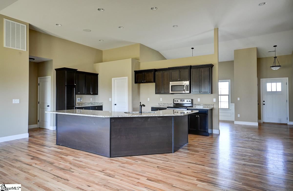 1610 Love Springs Road Gaffney, SC 29341 - Photo 8 of 35
