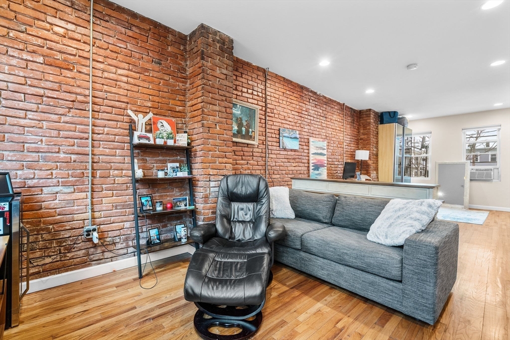 6 Drake Place, Unit 2 Boston, MA 02128 - Photo 4 of 11