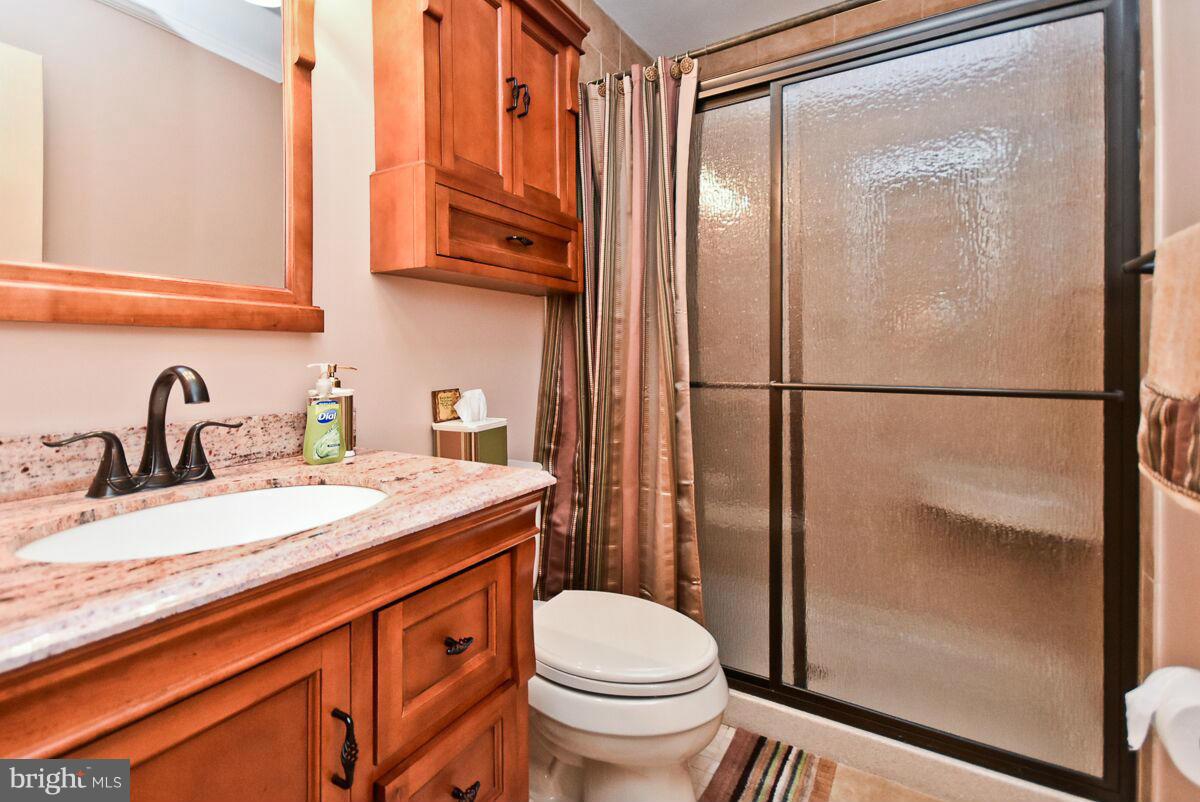 6206 Terence Drive Clinton, MD 20735 - Photo 13 of 29 Bath
