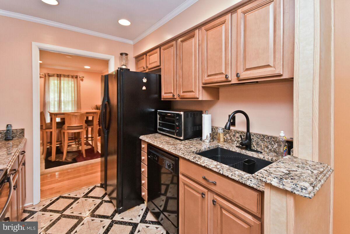 6206 Terence Drive Clinton, MD 20735 - Photo 16 of 29 Kitchen