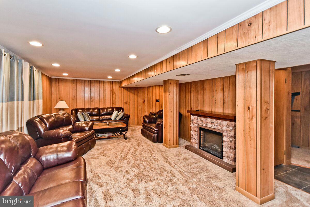 6206 Terence Drive Clinton, MD 20735 - Photo 26 of 29 Family Room