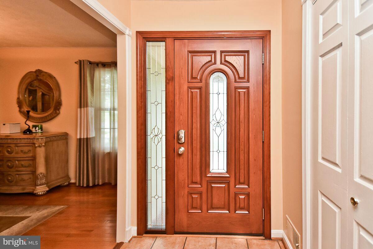 6206 Terence Drive Clinton, MD 20735 - Photo 5 of 29 Interior (General)