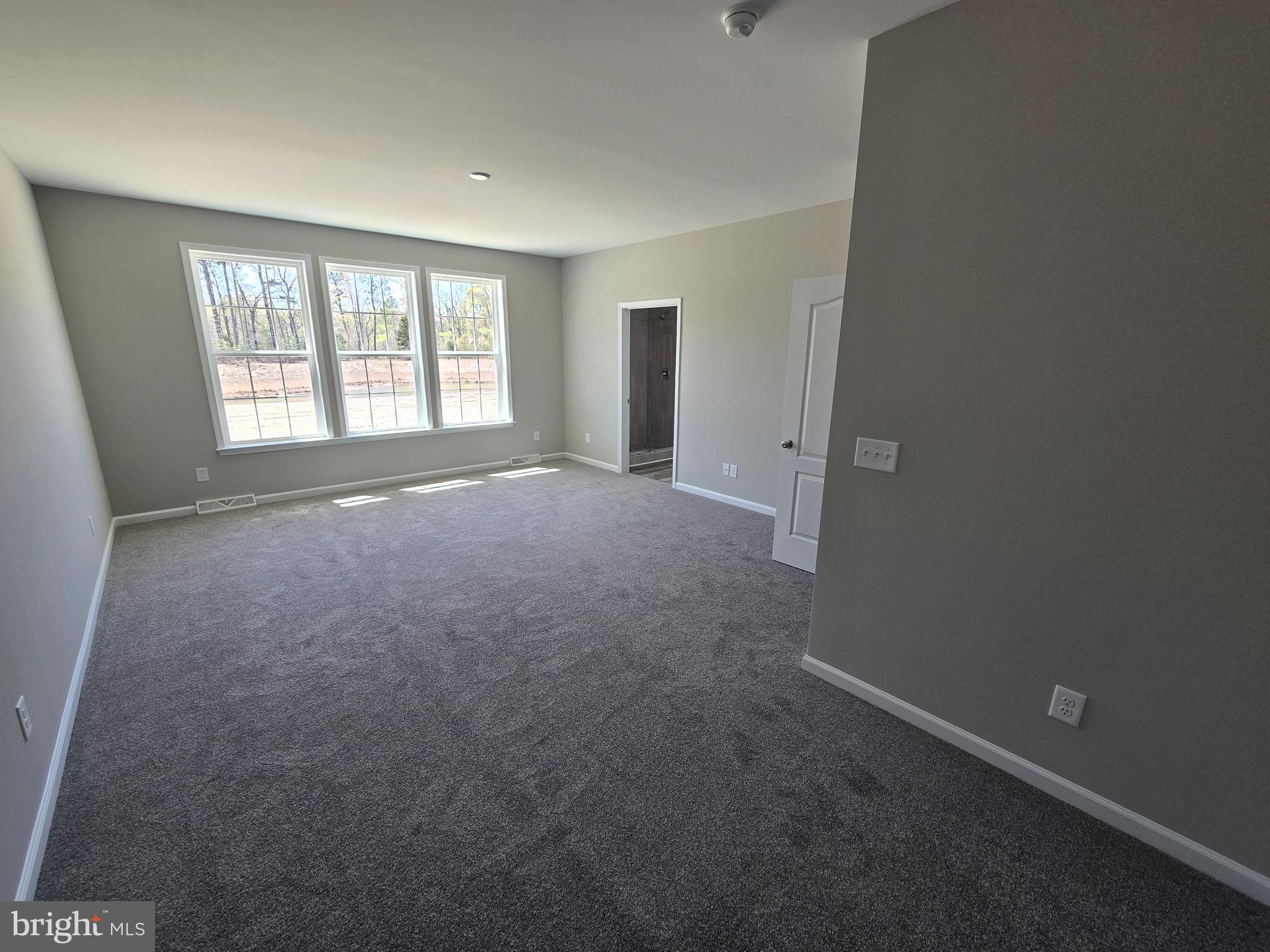 1 William Street Georgetown, DE 19947 - Photo 16 of 34 an empty room with windows