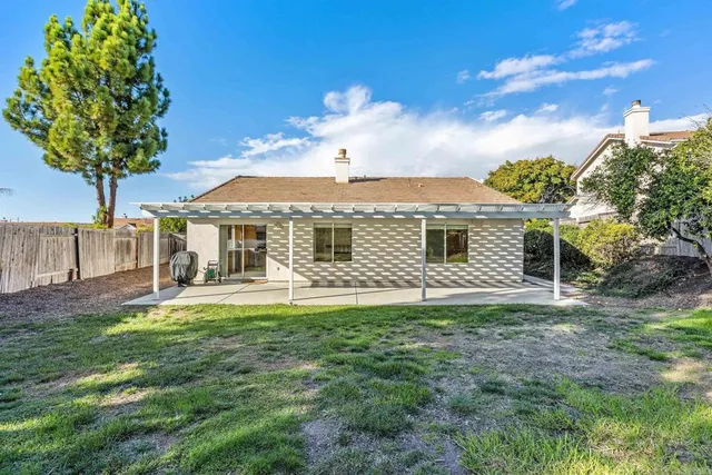 $926,500 | 453 Shadow Tree Drive, Oceanside, CA 92058