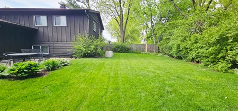 905 Nottingham Lane, Crystal Lake, IL 60014