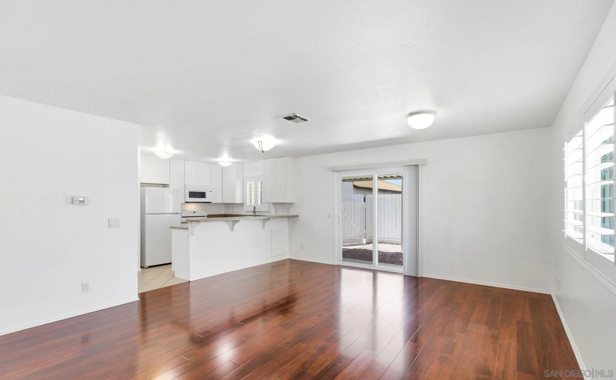 29228 Murrieta Road Menifee, CA 92586 - Photo 4 of 27