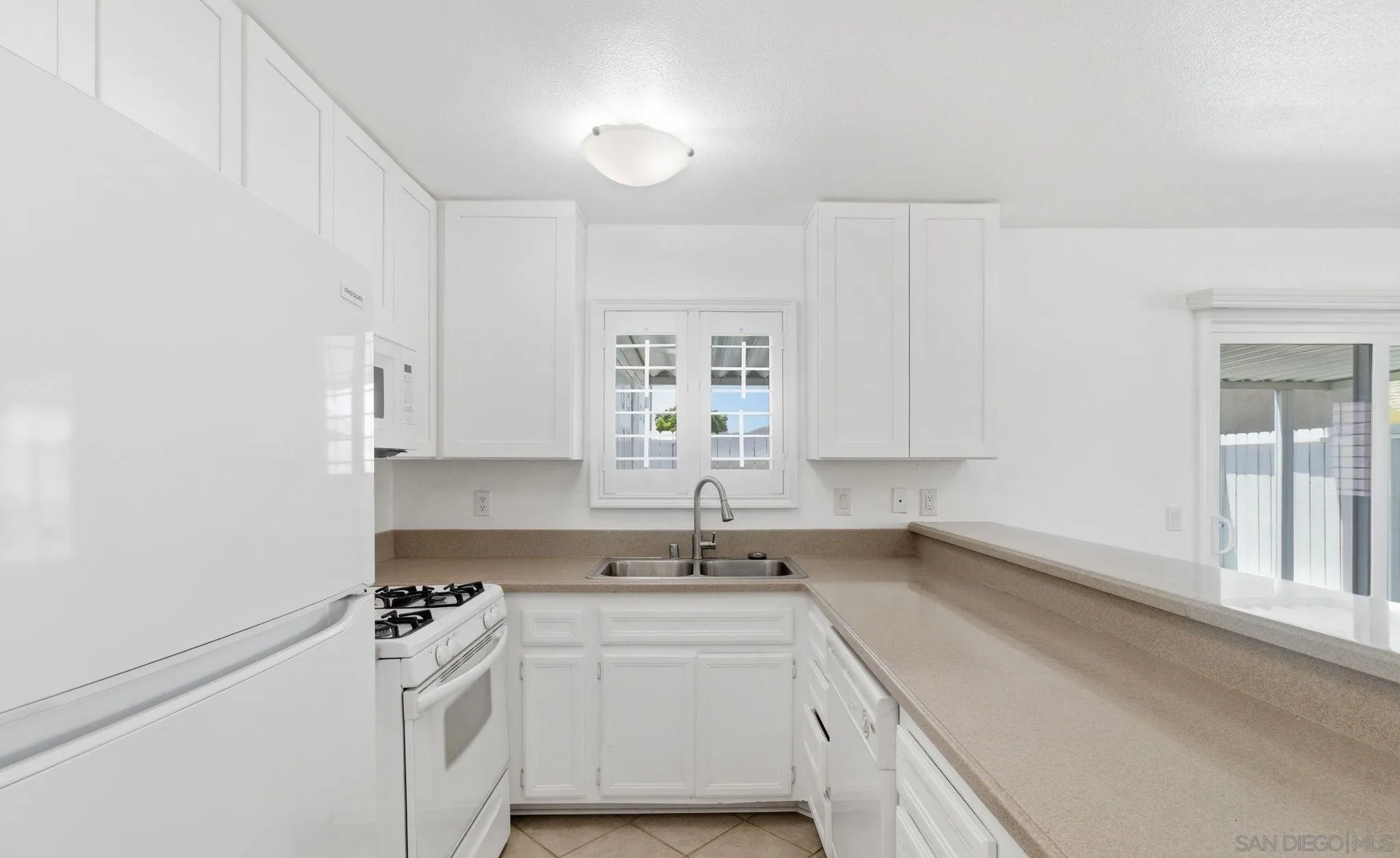 29228 Murrieta Road Menifee, CA 92586 - Photo 6 of 27