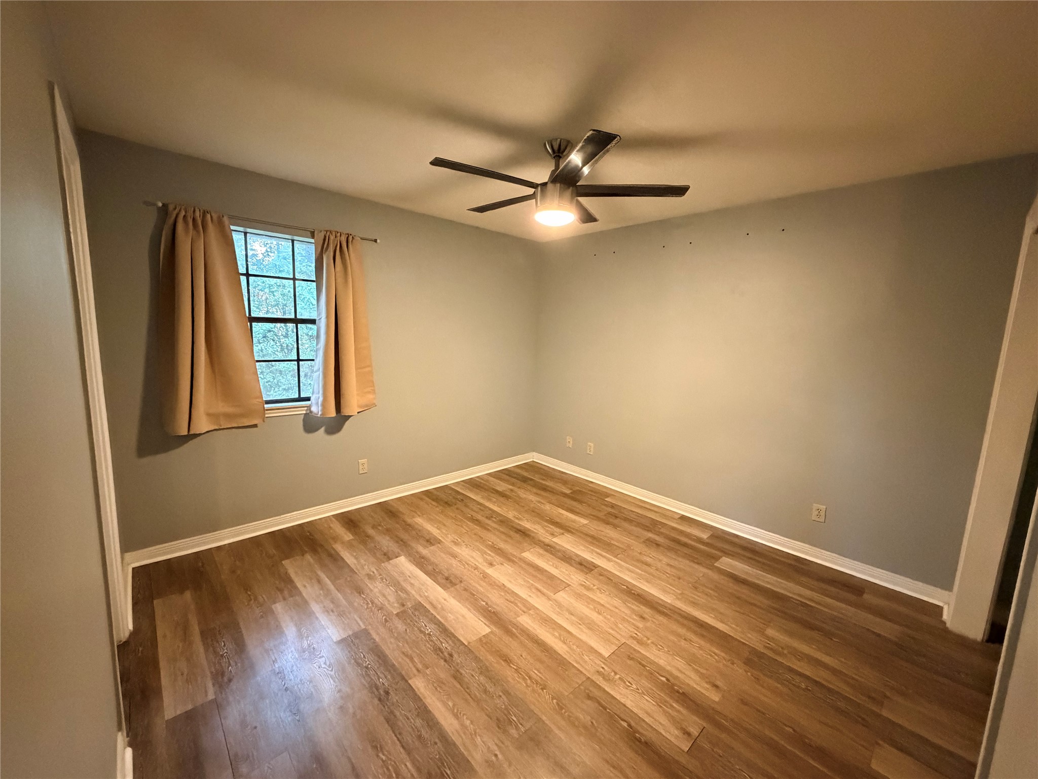 2402 Sycamore Avenue, Unit D6 Huntsville, TX 77340 - Photo 13 of 23